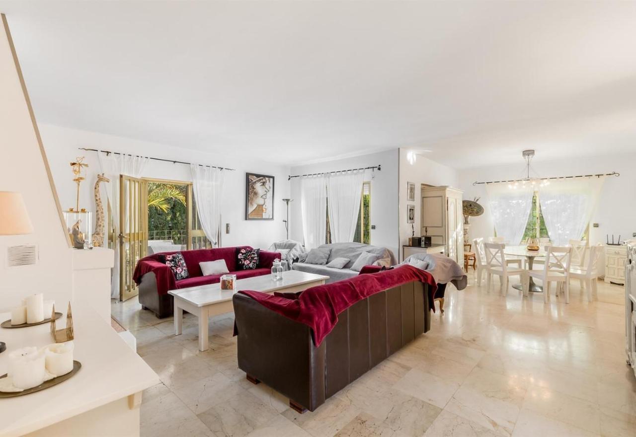 Hébergement de vacances For Rent In *